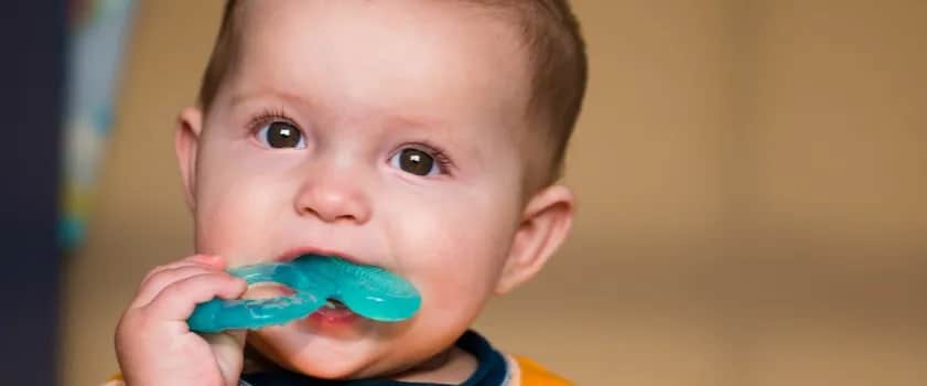 Biegunka przy ząbkowaniu: ile trwa i jak sobie z nią radzić?