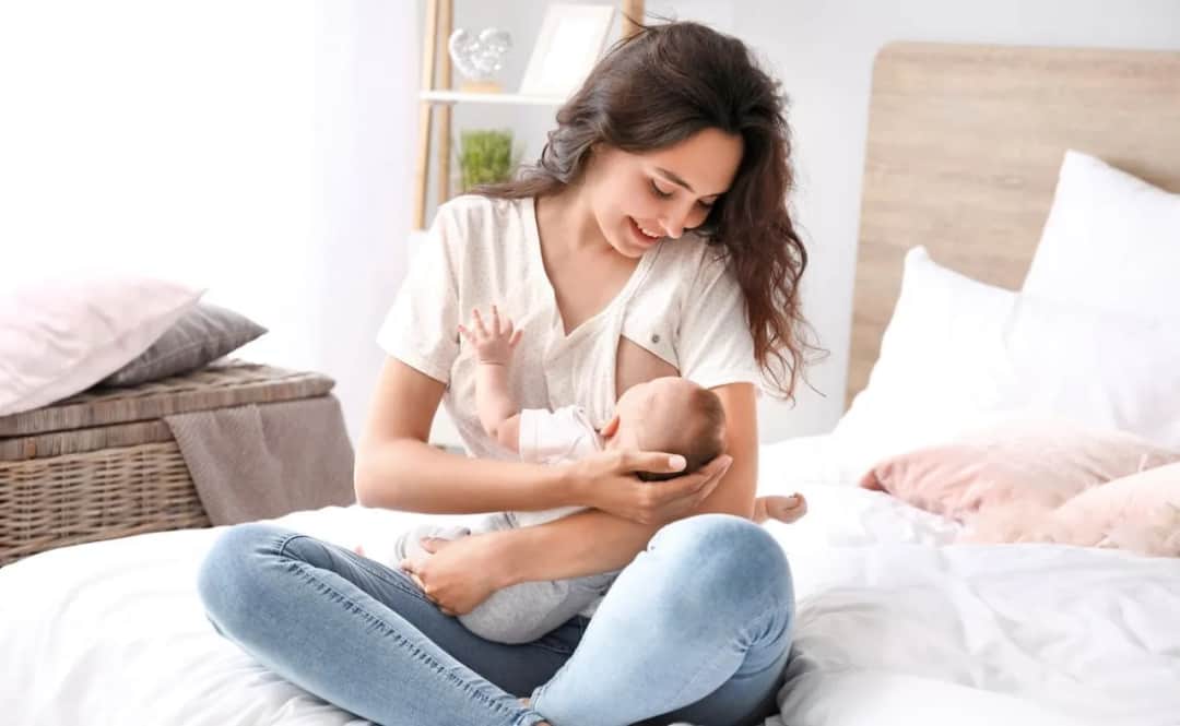 Czy okres zatrzymuje się podczas karmienia piersią? Fakty
