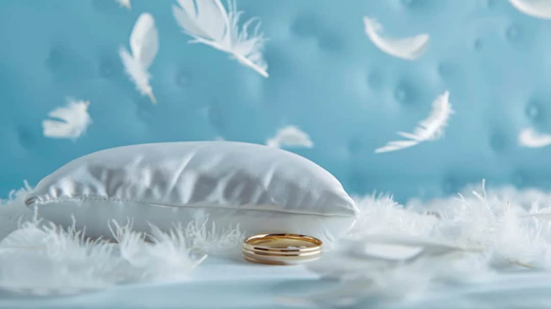 Obrączka i poduszka we śnie - sennik wyjaśnia znaczenie symboli