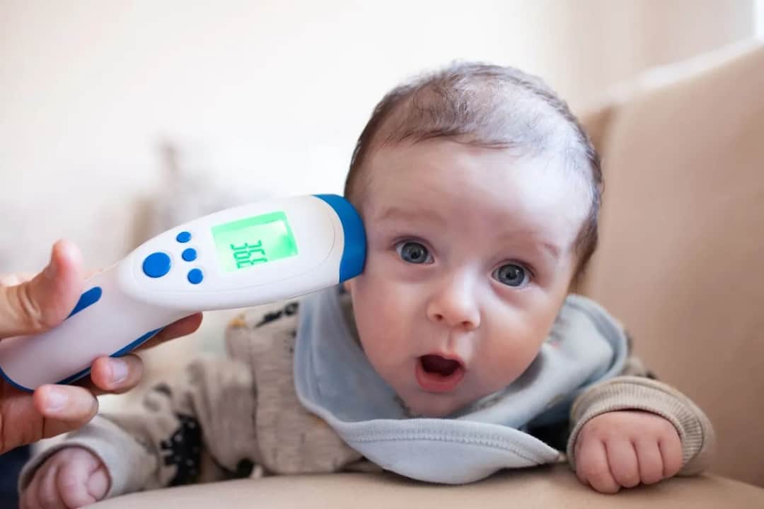 Gorączka podczas ząbkowania: Kiedy martwić się o temperaturę dziecka?