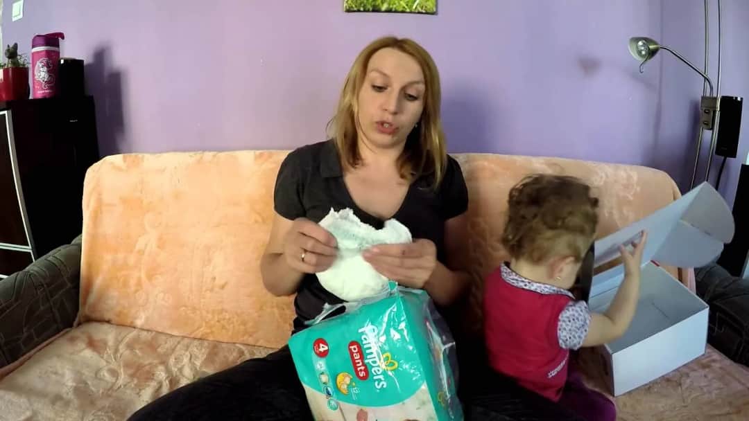 Jak prawidłowo założyć pieluchomajtki Pampers? Uniknij najpopularniejszych wpadek!
