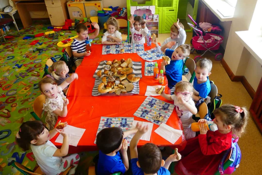 Niezbędnik rodzica: co kupić do przedszkola, aby dziecko było szczęśliwe