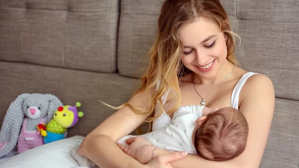 Jak często karmić piersią 2-miesięczne dziecko? Poznaj zalecenia