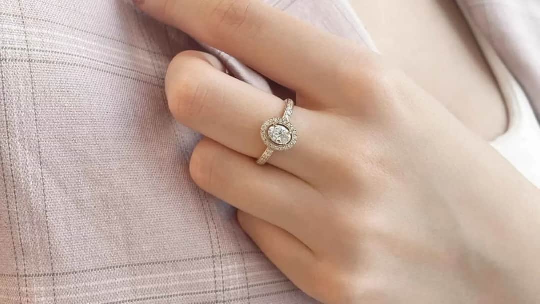 Pierścionek zaręczynowy vintage - Retro i stylowe kolekcje