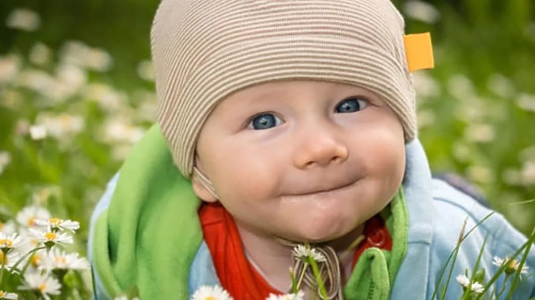 Niemowlę czy już nie? Kluczowe etapy rozwoju dziecka do pierwszego roku życia